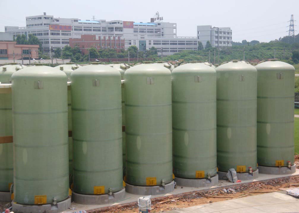 玻璃鋼儲罐最大能做多大，玻璃鋼儲水罐報價